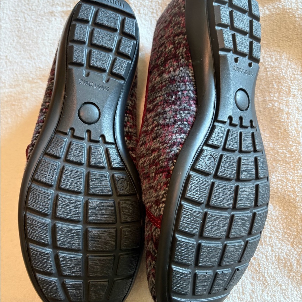 Hotter Women's Flats in Maroon and Gray - Picture 3 of 4